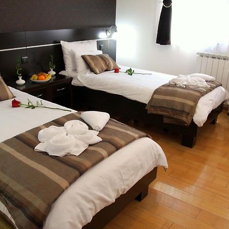 Hotel Novak Зворник Екстер'єр фото