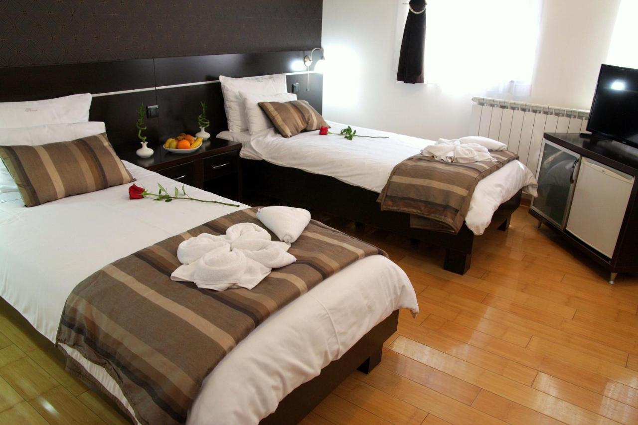 Hotel Novak Зворник Екстер'єр фото